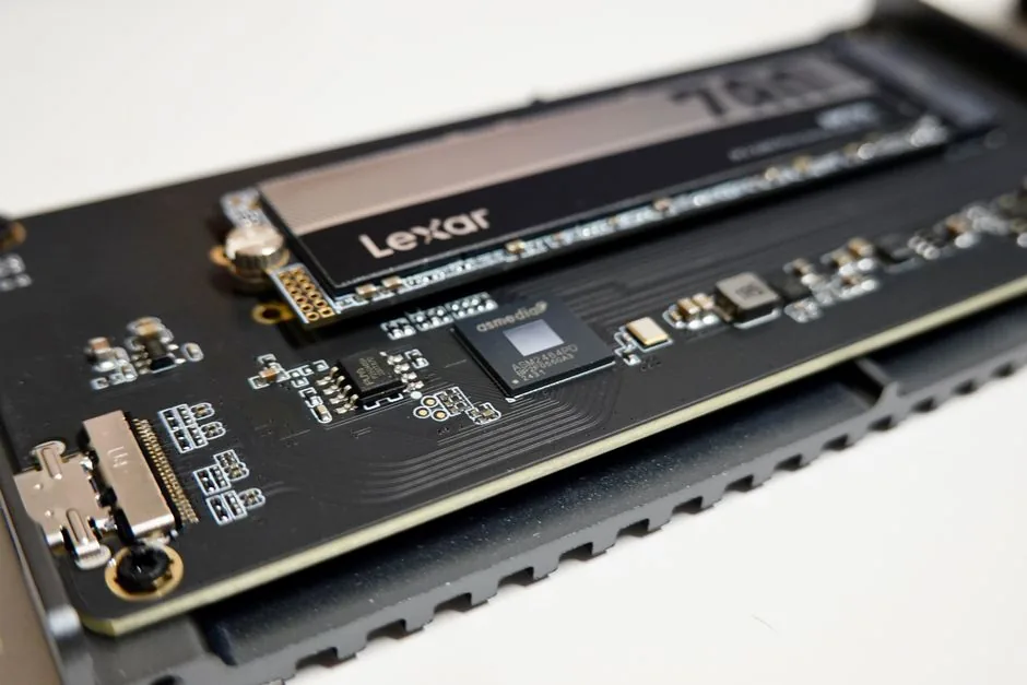 En qué se diferencia un SSD SATA de uno NVMe